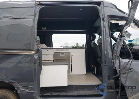 2020 Mercedes-Benz Sprinter 2500 Standard Roof V6 z USA, uszkodzony, nr VIN W1W4EBVY6LT024078